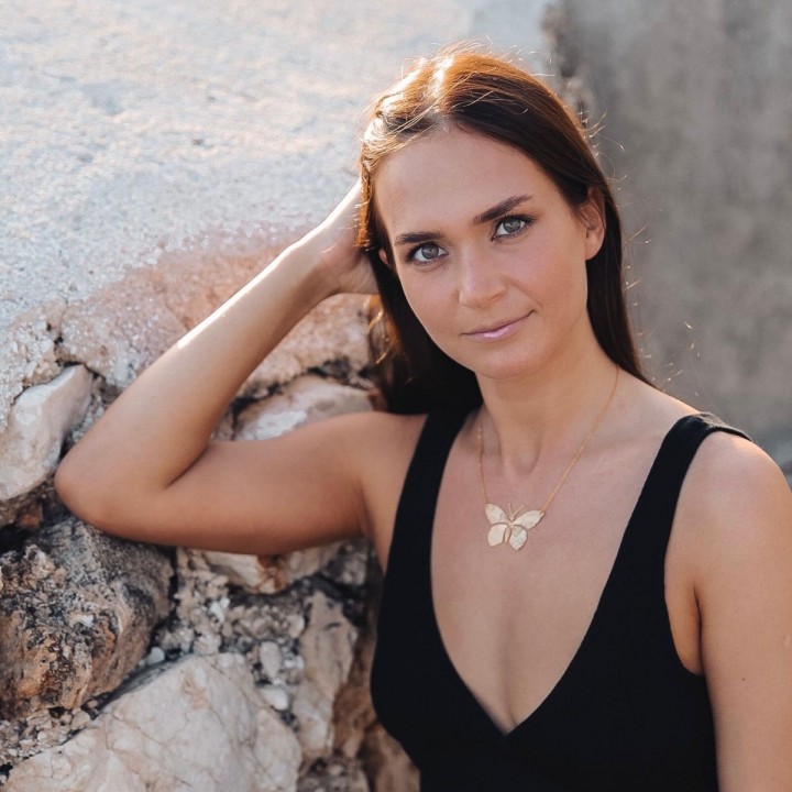 Vòng cổ thiết kế mặt bướm Machaon đồng mạ vàng 24k